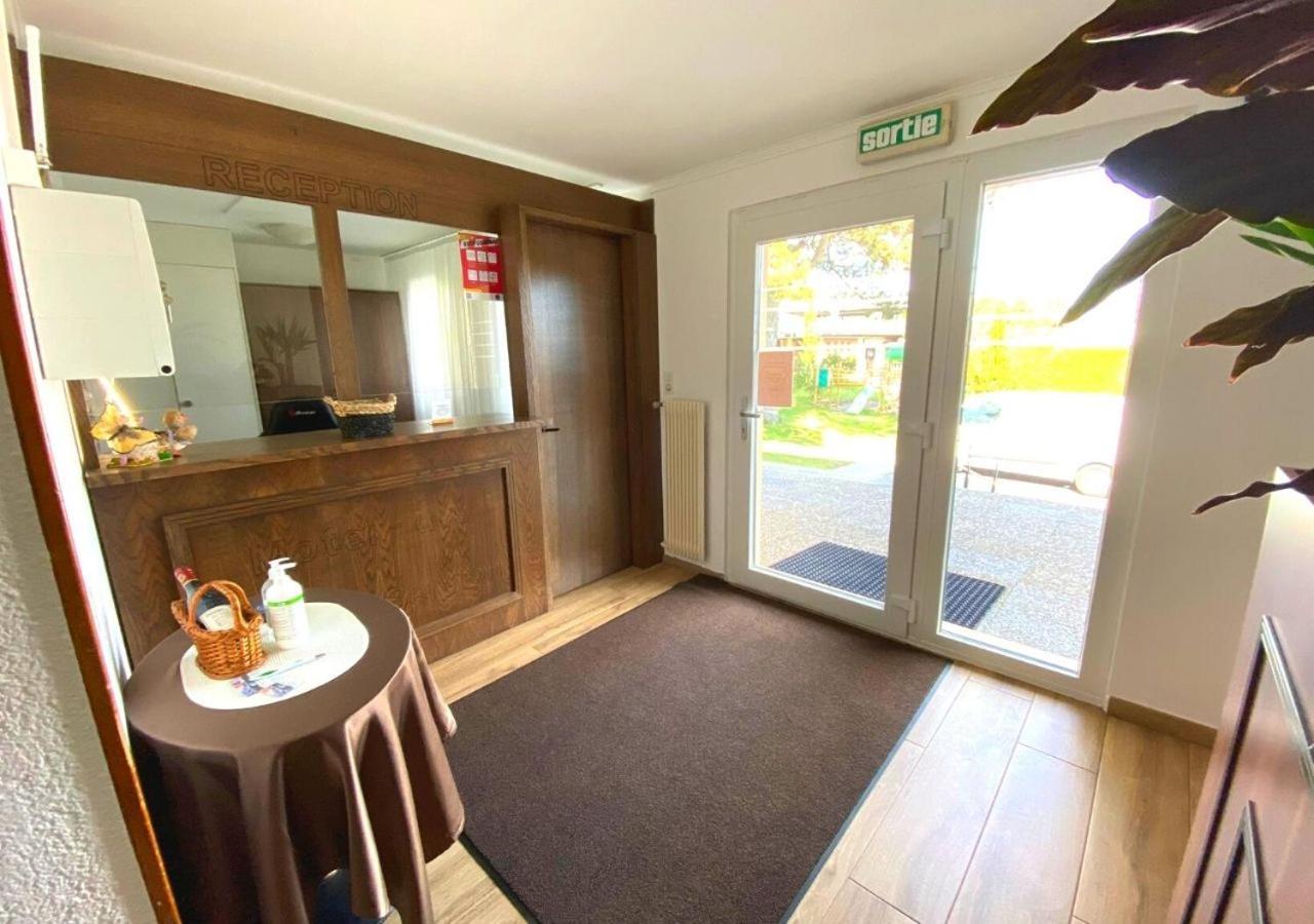 Motel Des Fleurs Servion ภายนอก รูปภาพ