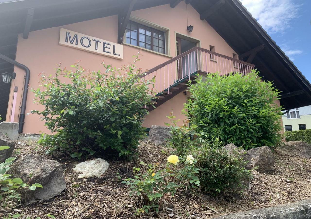 Motel Des Fleurs Servion ภายนอก รูปภาพ